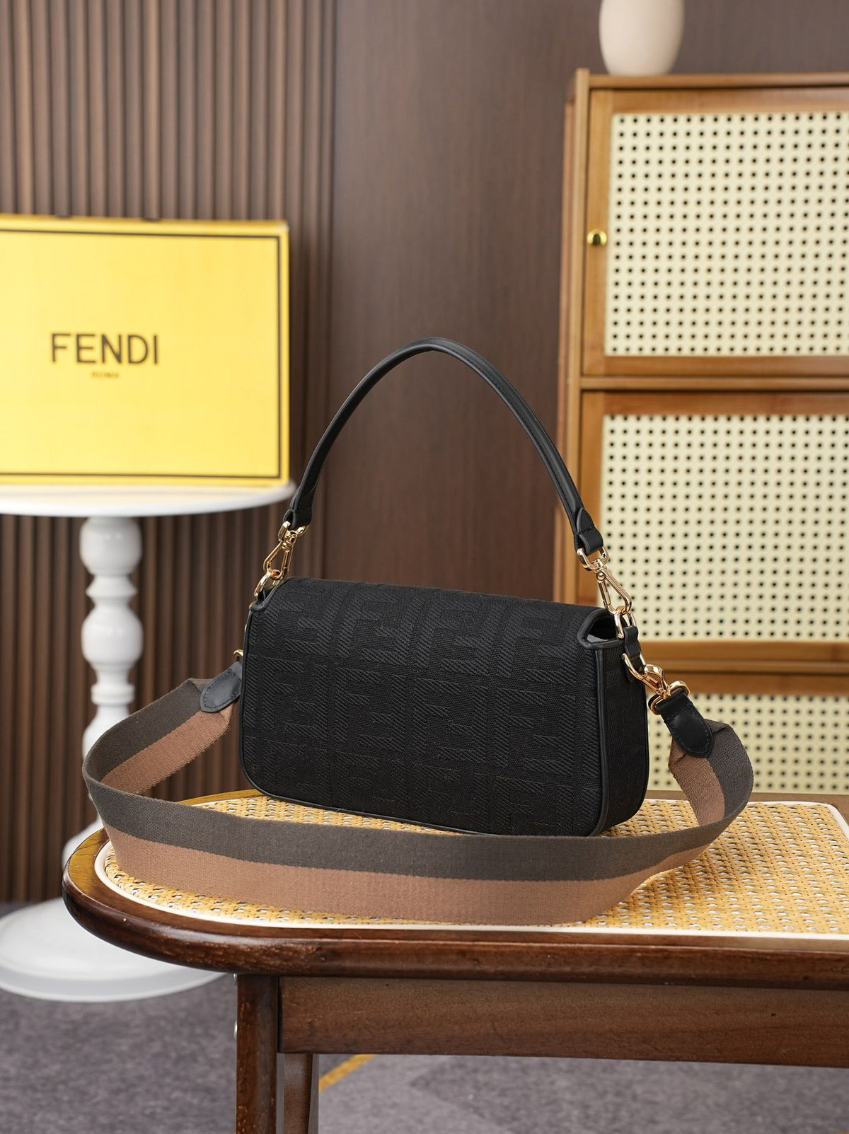Model 6005, size 266.5 x 13.5 cm