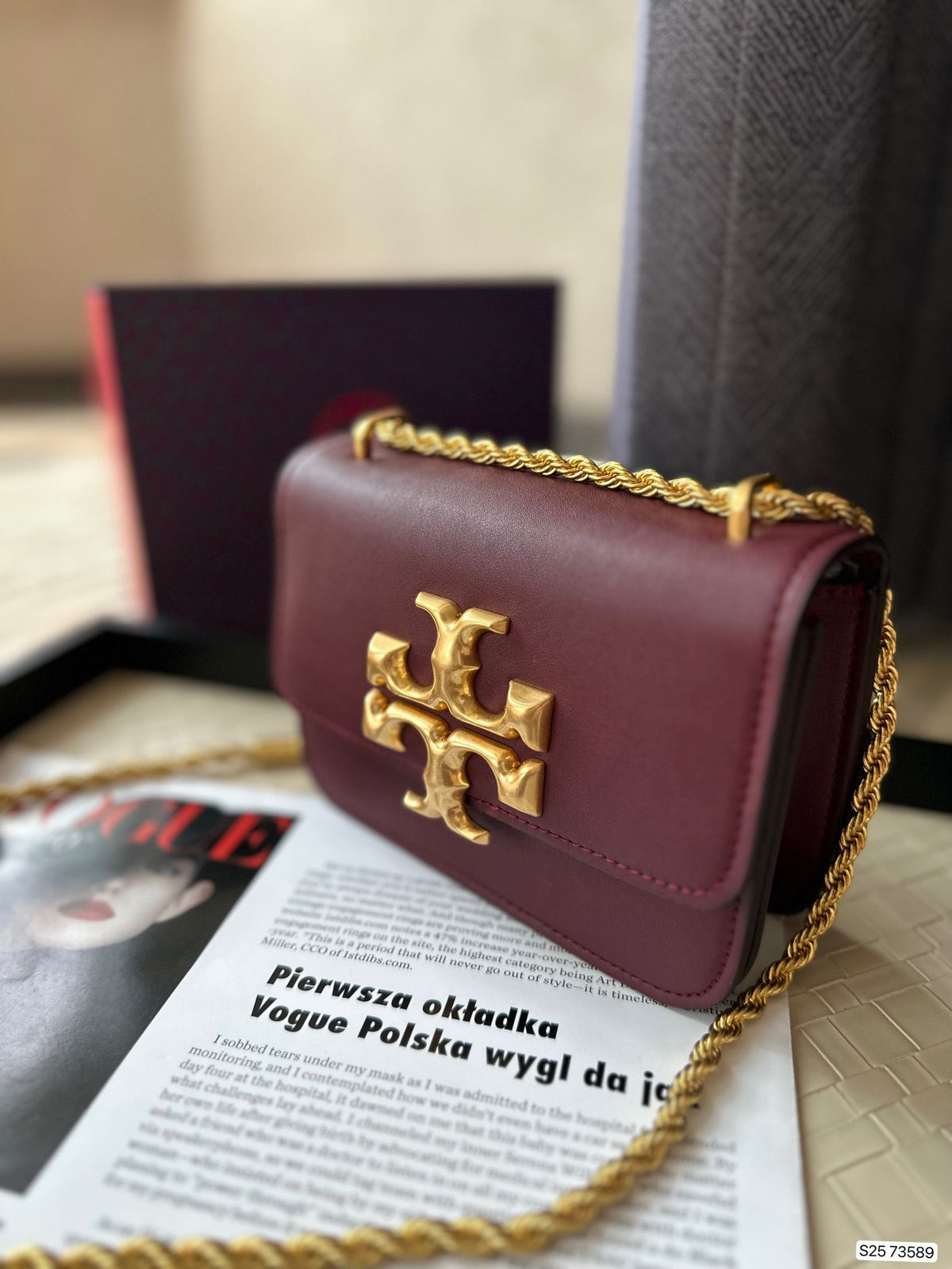 Gift box packaging Toryburch small gold bricks Toryburch really loves this metallic texture
