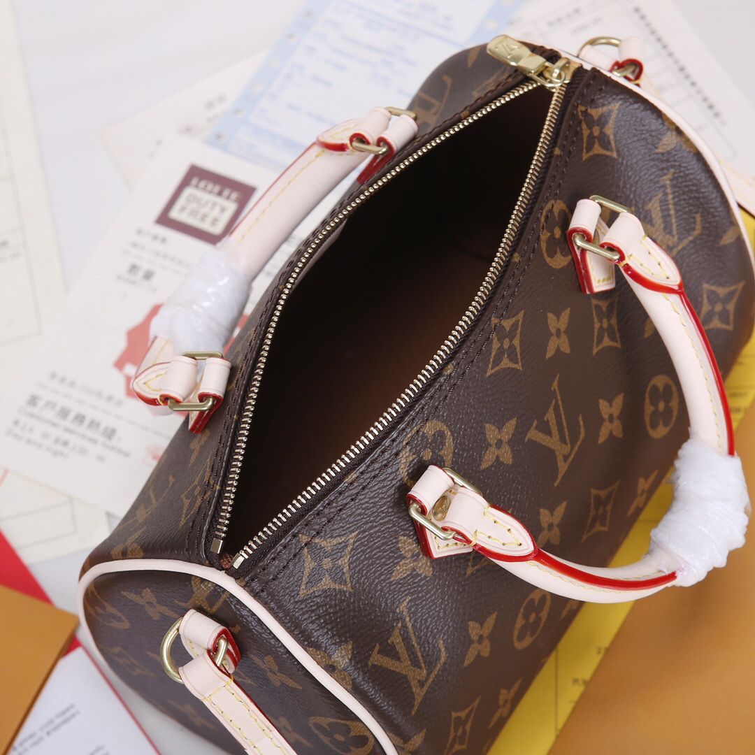 The highest version of the original factory leather top of the line original single with a full set of packaging top of the line original single LV bag handbag is made of classic Monogram canvas Nano Speedy handbag, which exudes ultimate femininity and