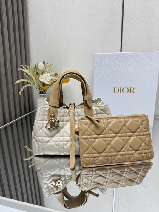 TOUJOURS handbag [new color chalk white with camel rice small size]
