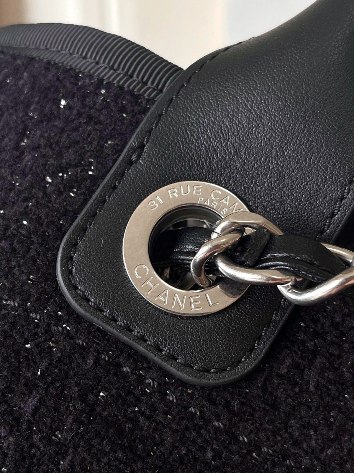 CHANEL26A small beach bag tweed silver wire + all steel hardware