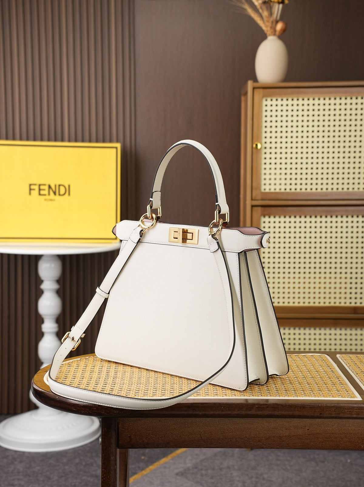 Model 8005, large size, 33x25x13cm