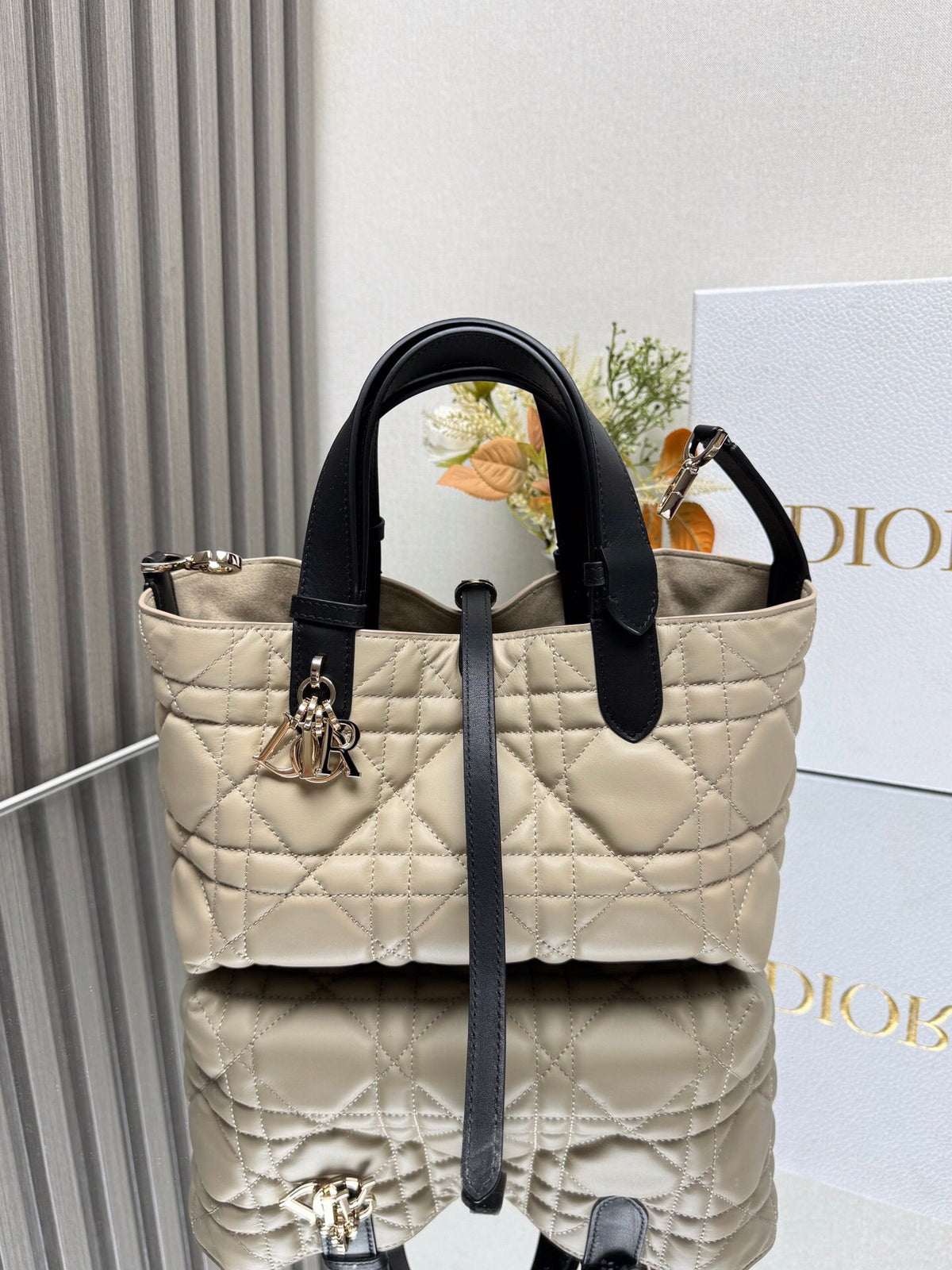 TOUJOURS handbag [Apricot with small black size]
