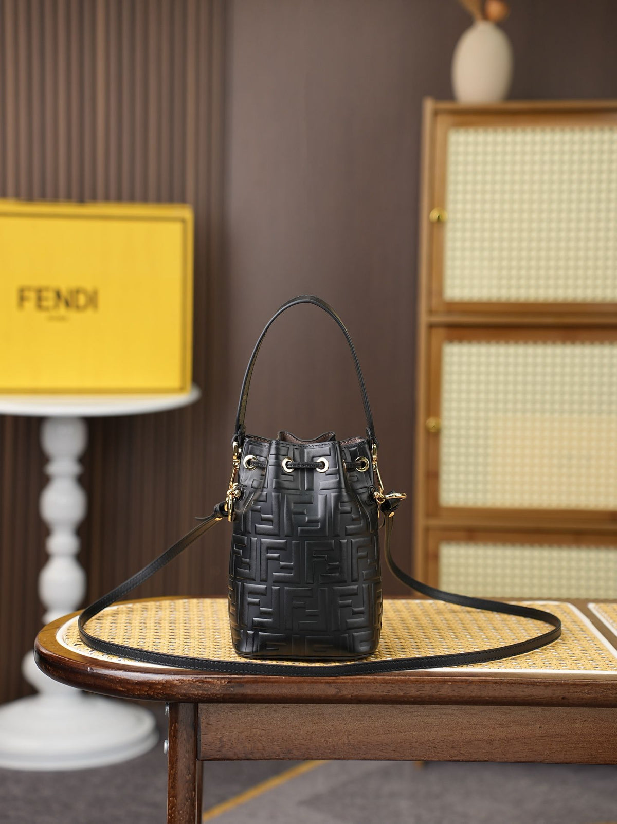 Model 18002, black, size 12-18-10