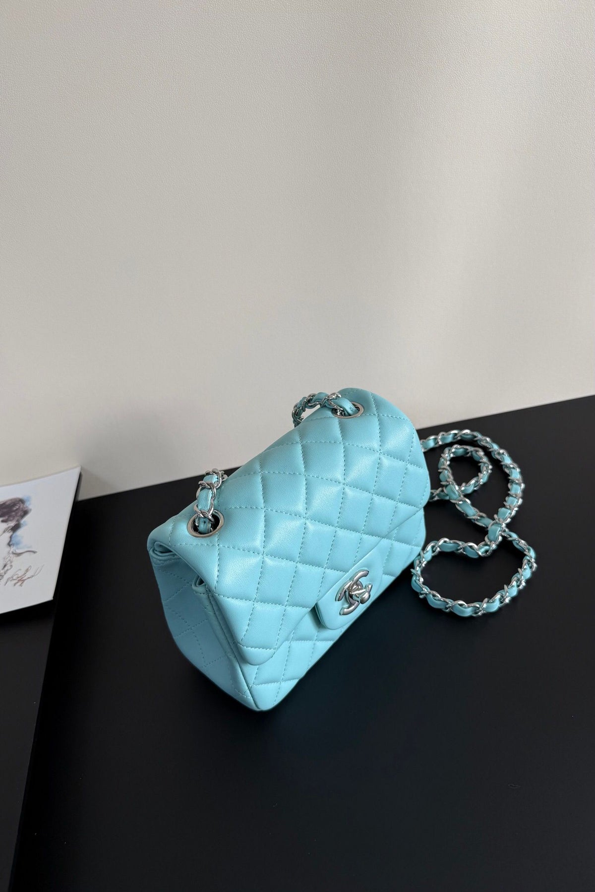 Tiffany Blue Silver Buckle Classic Flap Ten Thousand Years Classic Cf Square Fatty Return is exquisite and durable. A timeless style that can be matched with anything.