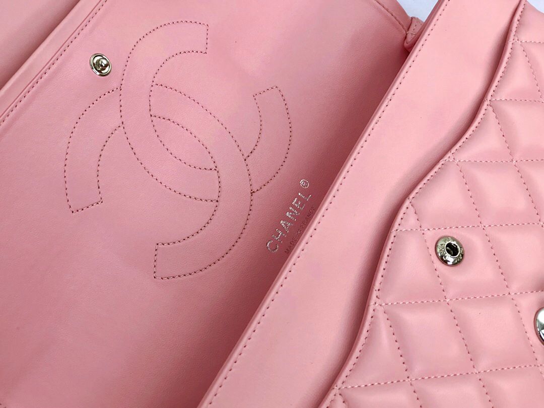Upgraded version A1113 So beautiful that no one has friends CF Classic diamond series Original lambskin small buckle version Professionally customized heavyweight hardware shoulder straps Handmade wiring Lining leather Exquisite hot stamping font Uniform