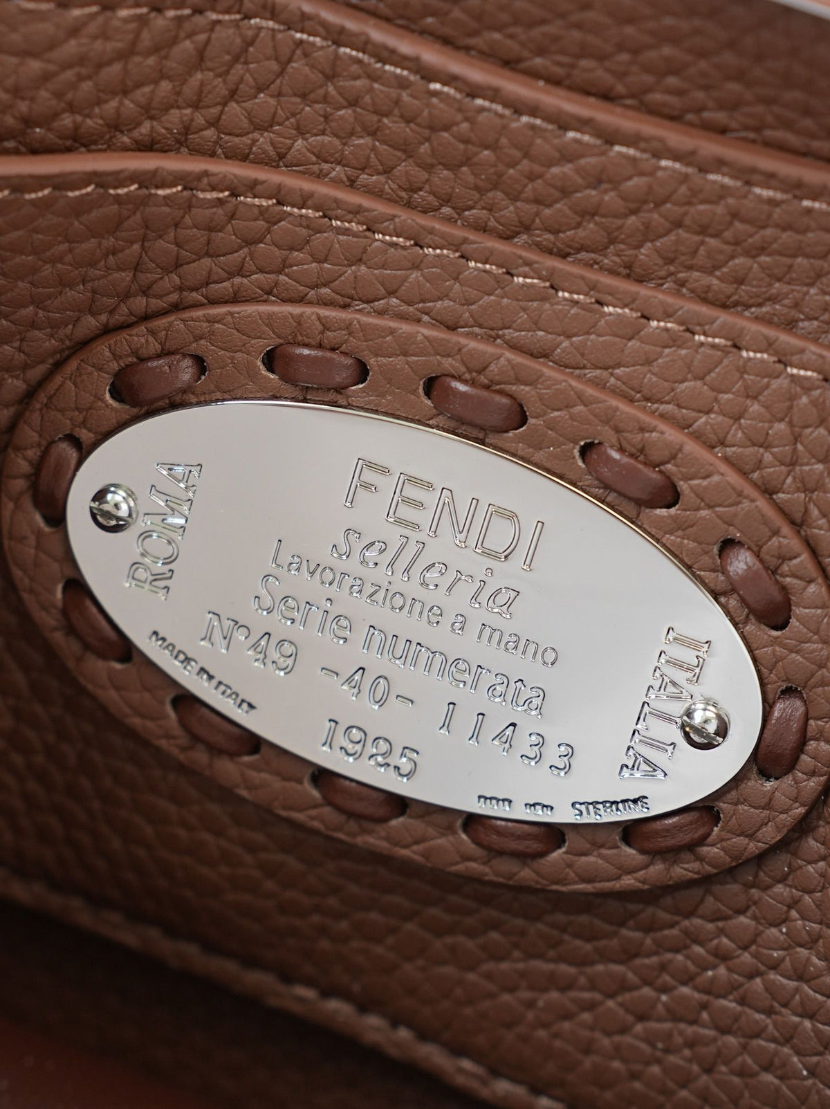 Model 15009 Caramel Brown Size 20cm Details Caramel Brown Hand sewn Peekaboo ISeeU Medium Handbag Litchi Pattern Calfskin Material with Classic Twisted Lock Soft Nappa Leather Lining on Both Sides Separated by Hard Dividers with Buckle Internal Pocket