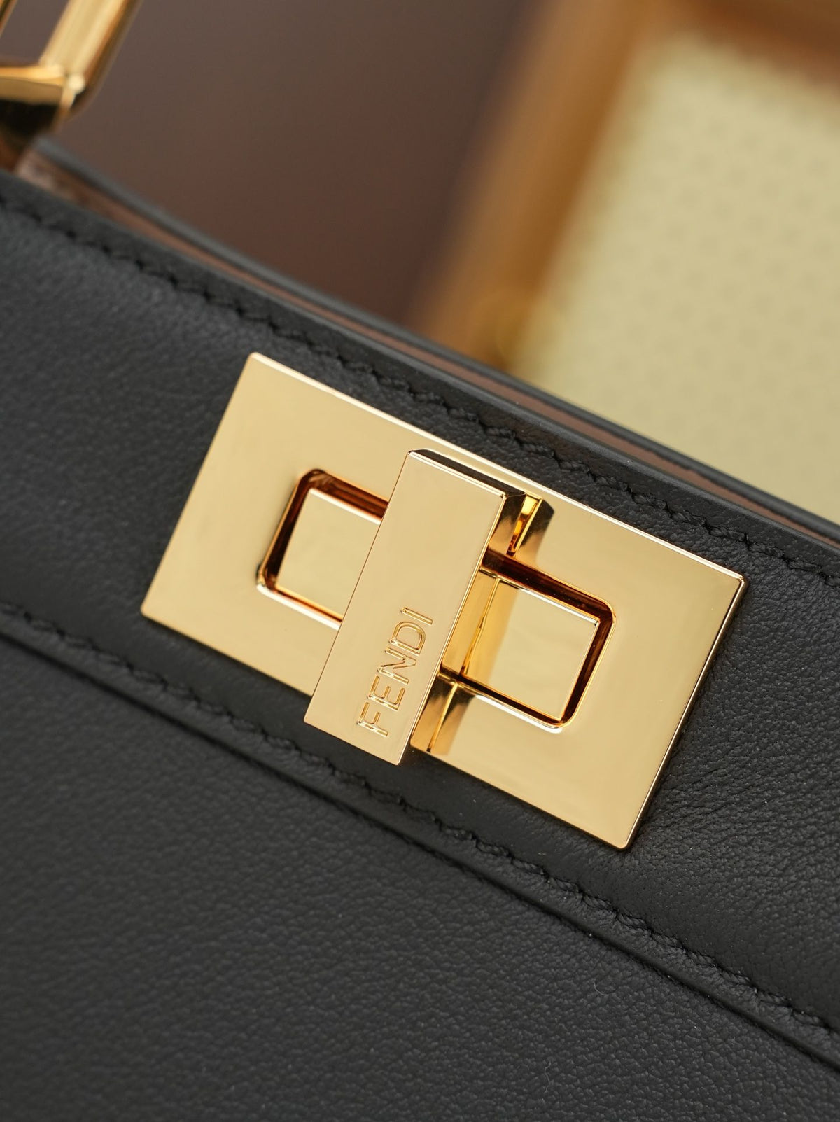 In Model 8005, the dimensions are 27x21x9.5cm