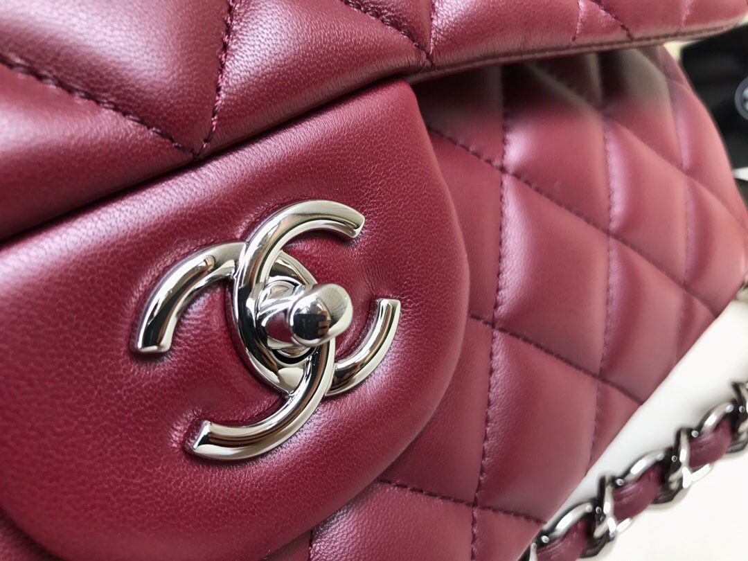 Upgraded version A1113 So beautiful that no one has friends CF Classic rhombus series Original lambskin small buckle version Professionally customized heavyweight hardware shoulder straps Handmade wiring Matching with same color lining Exquisite hot stamp