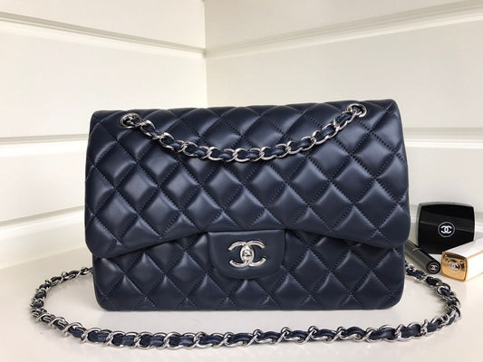 Upgraded version A1113 So beautiful that no one has friends CF Classic diamond series Original lambskin small buckle version Professionally customized heavyweight hardware shoulder straps Handmade wiring Lining leather Exquisite hot stamping font Uniform
