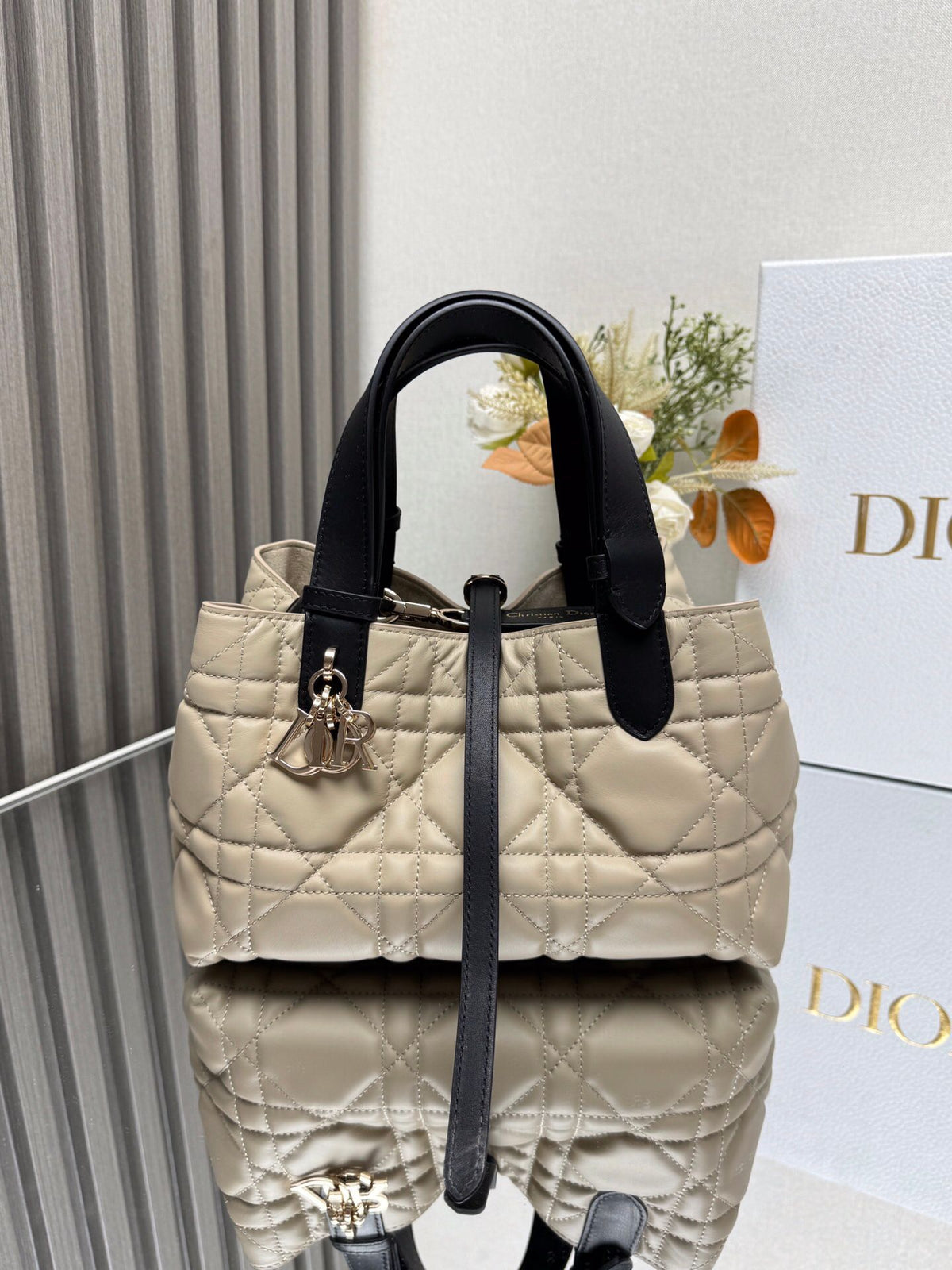 TOUJOURS handbag [Apricot with small black size]
