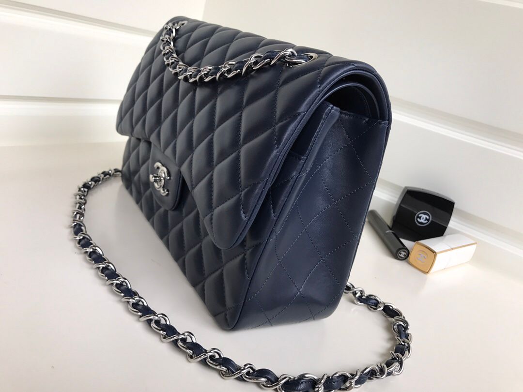 Upgraded version A1113 So beautiful that no one has friends CF Classic diamond series Original lambskin small buckle version Professionally customized heavyweight hardware shoulder straps Handmade wiring Lining leather Exquisite hot stamping font Uniform