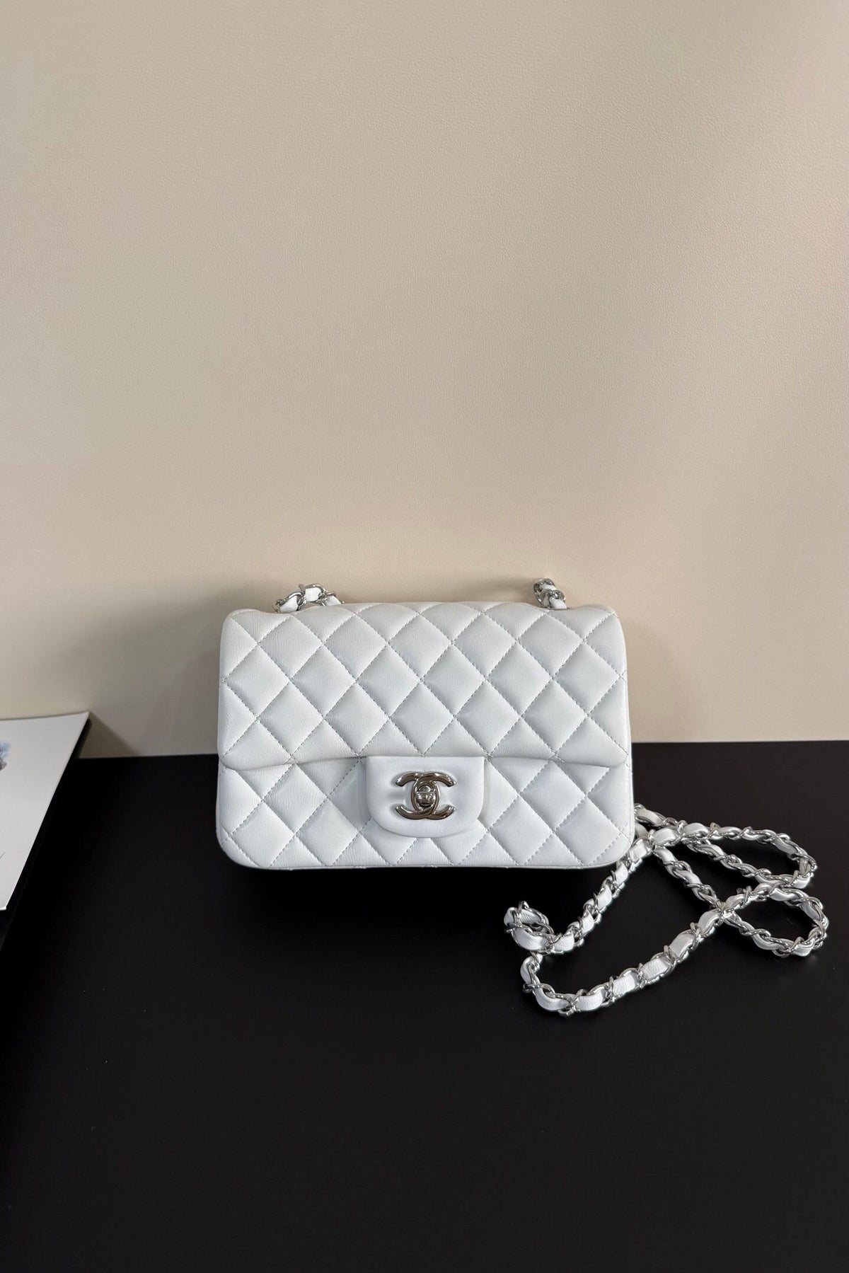 Upgraded version (full leather inside and outside) CF 20cm lambskin. Exclusive product in the market. Please see the pictures for leather details and workmanship. It is perfect. Welcome to compare. 116 silver