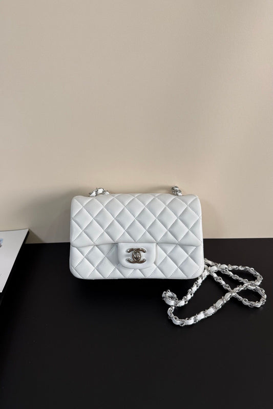 Upgraded version (full leather inside and outside) CF 20cm lambskin. Exclusive product in the market. Please see the pictures for leather details and workmanship. It is perfect. Welcome to compare. 116 silver