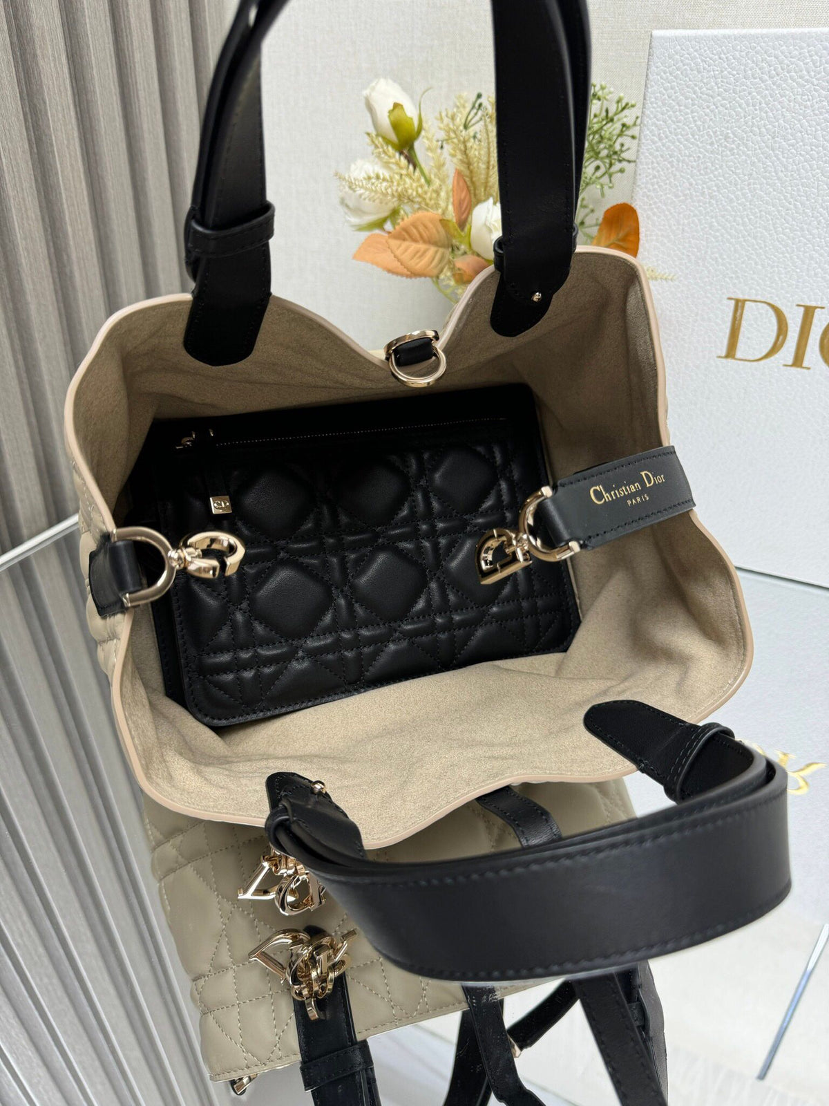 TOUJOURS handbag [Apricot with small black size]