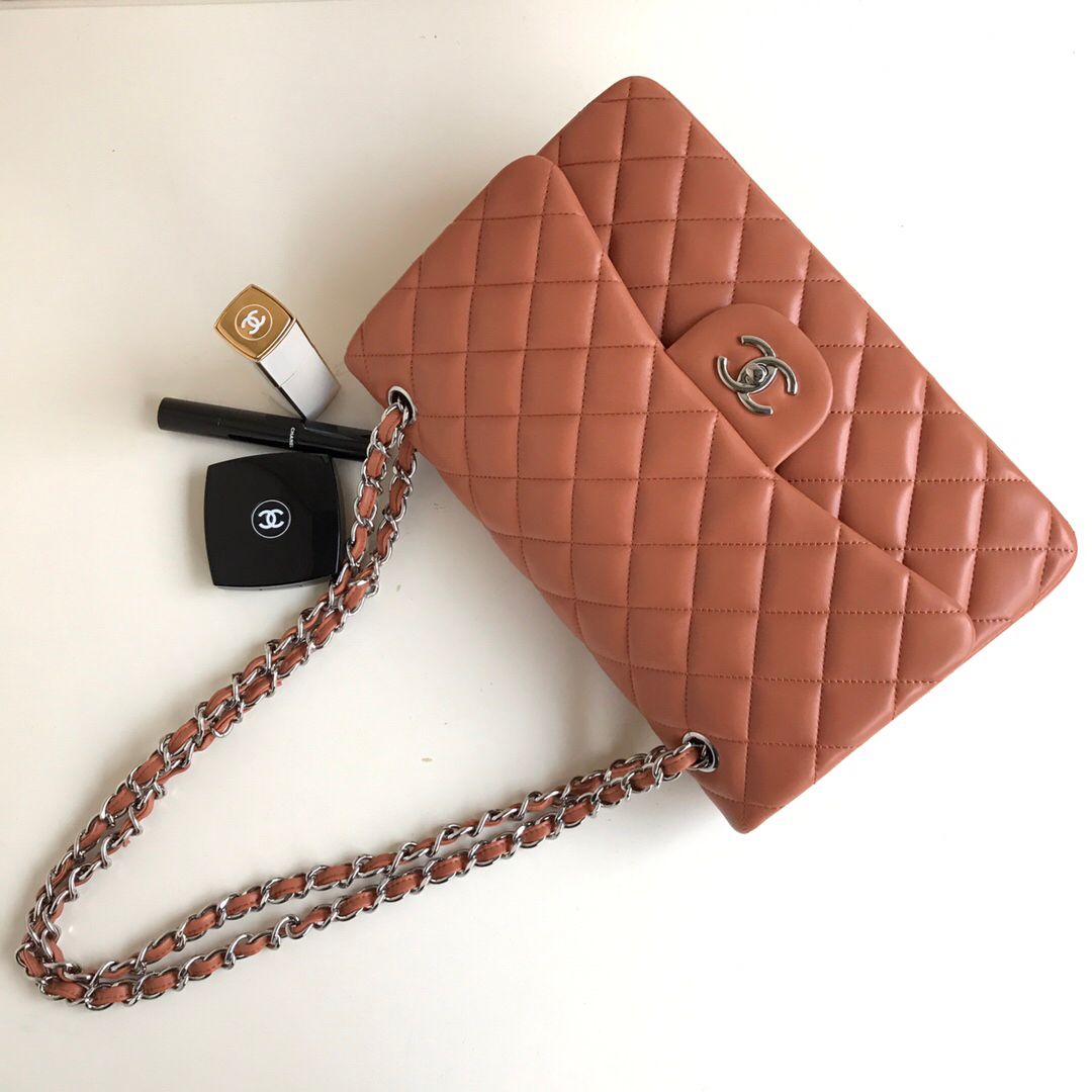 Upgraded version A1113 So beautiful that no one has friends CF Classic rhombus series Original lambskin small buckle version Professionally customized heavyweight hardware shoulder straps Handmade wiring Matching with same color lining Exquisite hot stamp