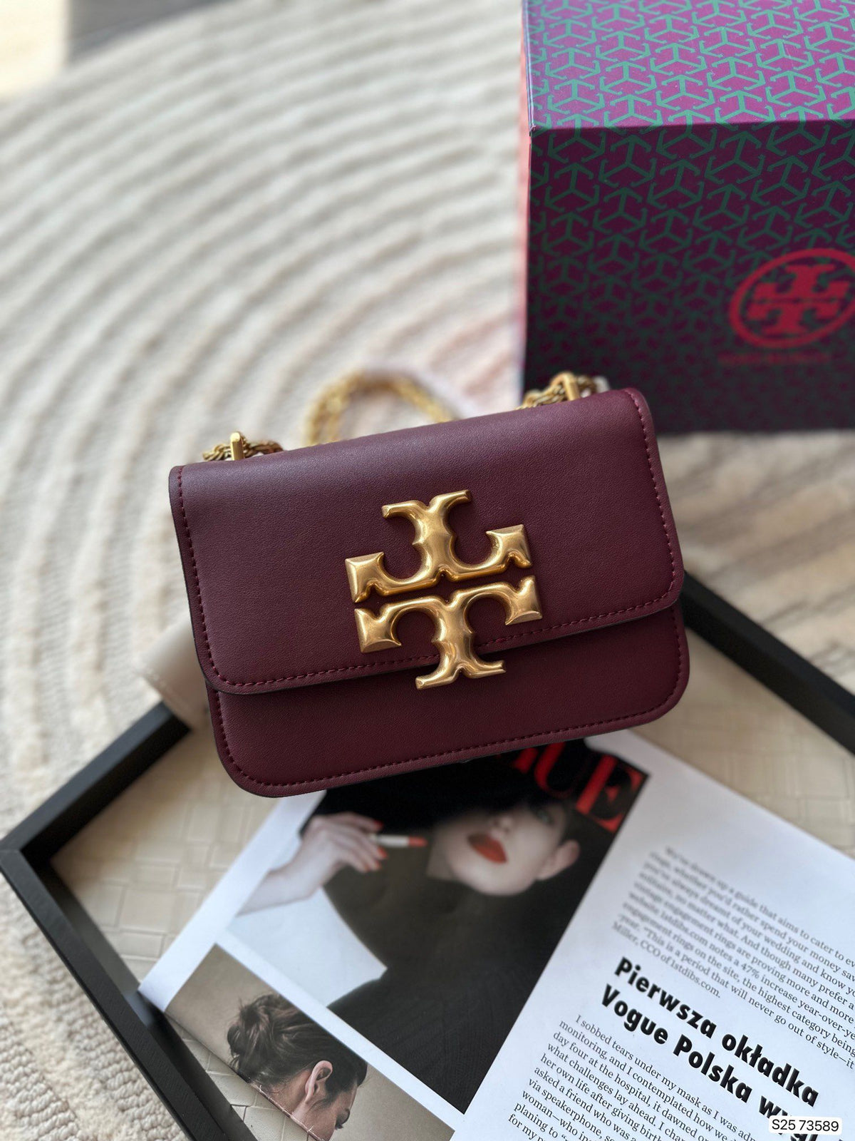 Gift box packaging Toryburch small gold bricks Toryburch really loves this metallic texture