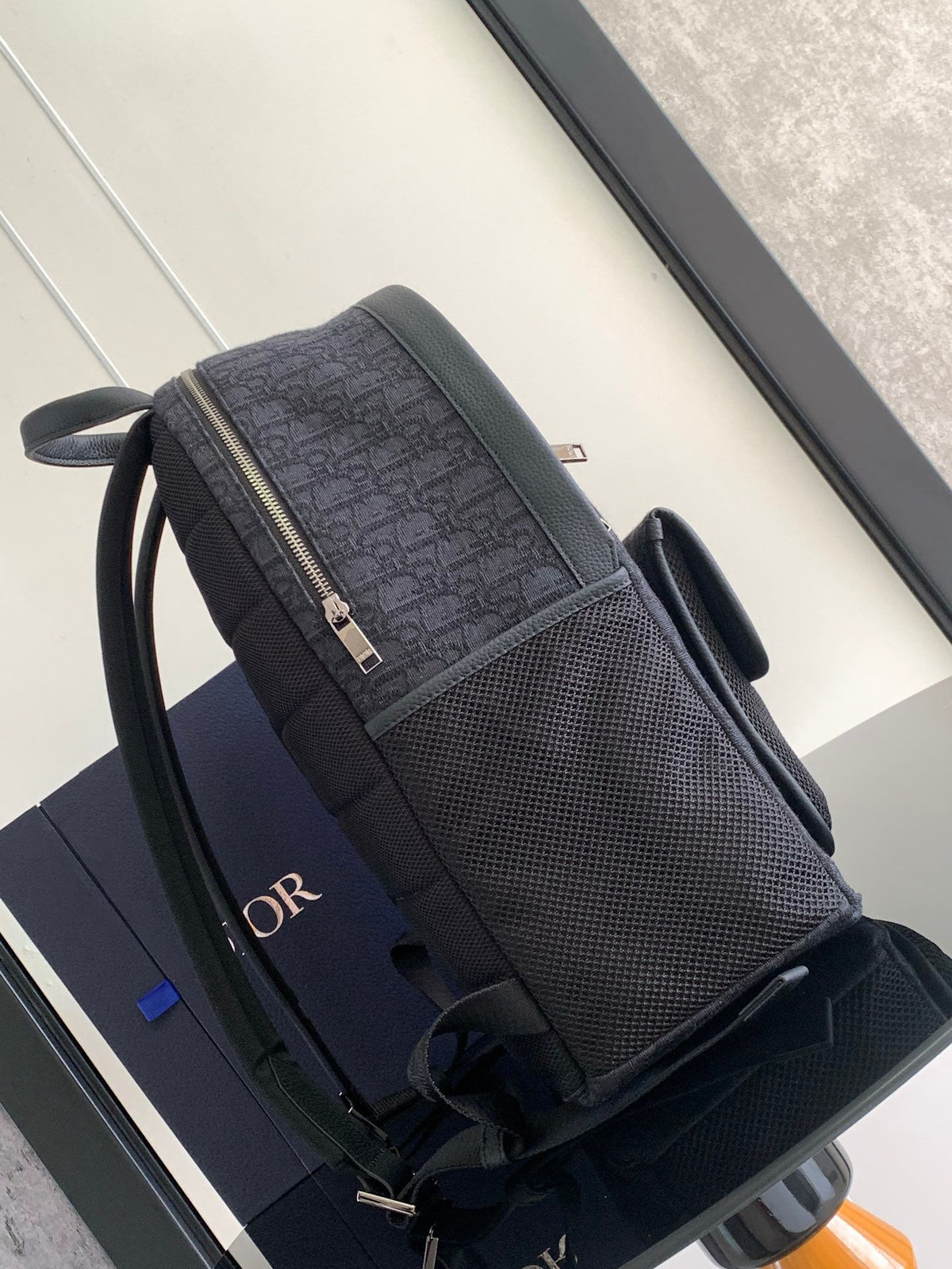 This Dior 8 backpack is a new addition to the Spring 2024 collection. The stylish and modern design adds a touch of elegance. Crafted with black Oblique print. Features a spacious main compartment that can store a variety of daily necessities. It has a