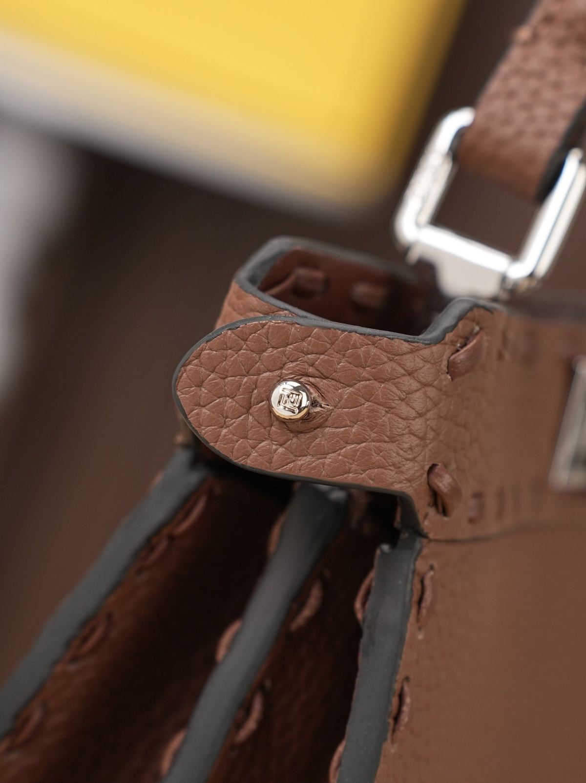 Model 15009 Caramel Brown Size 20cm Details Caramel Brown Hand sewn Peekaboo ISeeU Medium Handbag Litchi Pattern Calfskin Material with Classic Twisted Lock Soft Nappa Leather Lining on Both Sides Separated by Hard Dividers with Buckle Internal Pocket