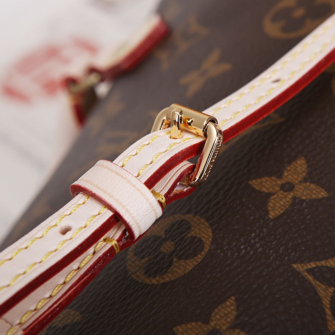 The highest version of the original factory leather top of the line original single with a full set of packaging top of the line original single LV bag handbag is made of classic Monogram canvas Nano Speedy handbag, which exudes ultimate femininity and